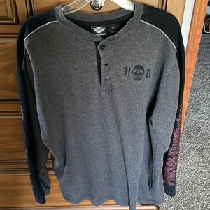 Men Harley, Davidson pull over